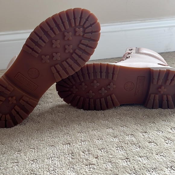 Pink/ Rose gold Timberland Boots - Picture 6 of 6